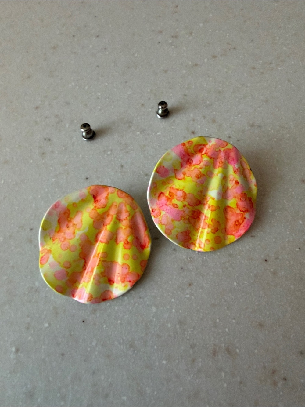Vintage enamel painted 80s Earrings mod retro pop art yellow pink orange wavy